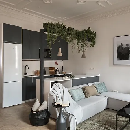 Denali - Stylish In Center Of